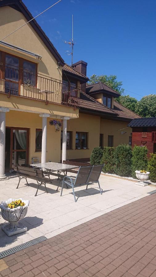 Letnia Willa Jacuzzi & Sauna Дарлово Экстерьер фото