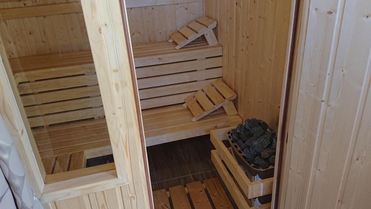 Letnia Willa Jacuzzi & Sauna Дарлово Экстерьер фото