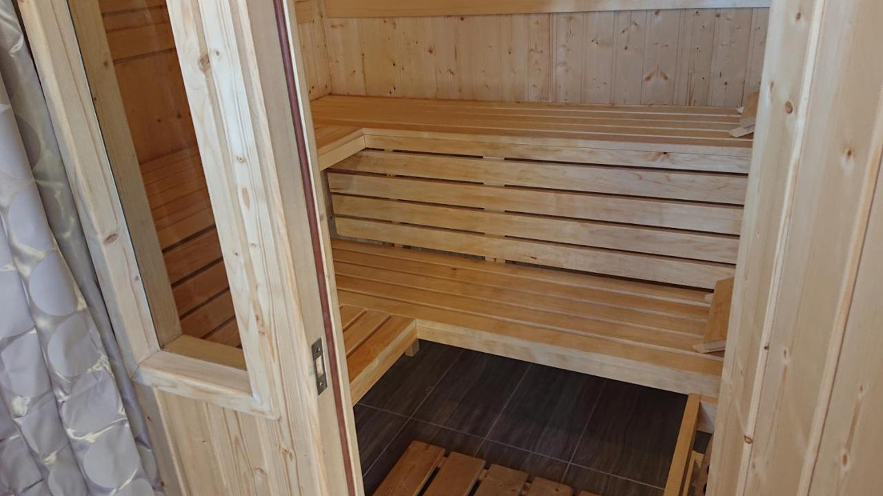 Letnia Willa Jacuzzi & Sauna Дарлово Экстерьер фото
